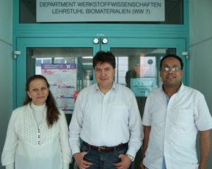 Prof. Salma M. Naga und Prof. Boccaccini und Dr. Hesham El-Maghraby vor dem Lehrstuhl