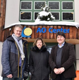 Prof. Boccaccini mit Prof. Sasa Novak (Jožef Stefan Institute, Slovenien) und Prof. Janis Locs (Riga Technische Universität, Lettland)