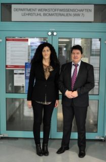 Prof. Valeria Cannillo, Privatdozentin am Department für Ingenieurwesen "Enzo Ferrari", Universität Modena und Reggio-Emilia, Italien, mit Prof. Aldo R. Boccaccini