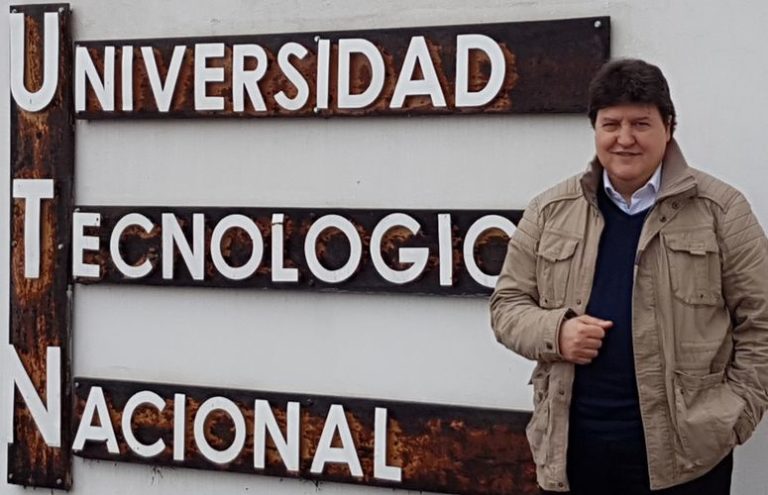 Prof. Boccaccini visits educational establishments in his home town in Argentina