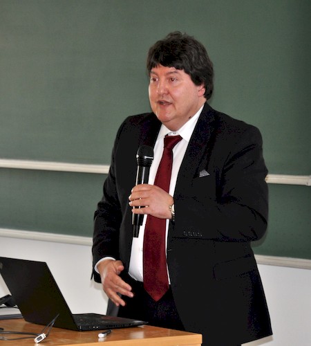 Prof. Boccaccini während seines Vortrags beim DGM Regionalforum Erlangen.