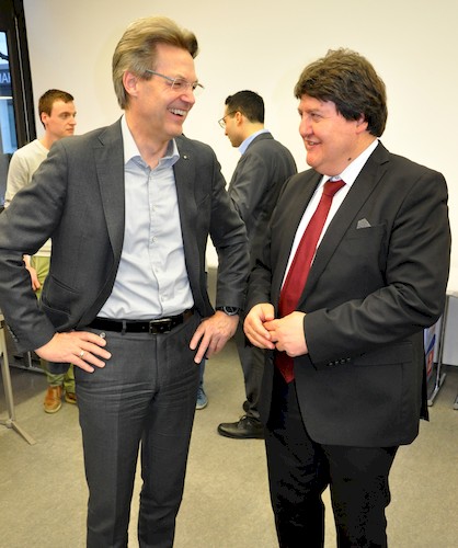 Prof. Frank Mücklich zusammen mit Prof. Boccaccini beim DGM Regionalforum Erlangen.