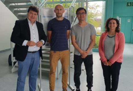 Towards entry "FunGlass Centre: Drs. Martin Michálek and Si Chen finalize their research training period at the Institute of Biomaterials"