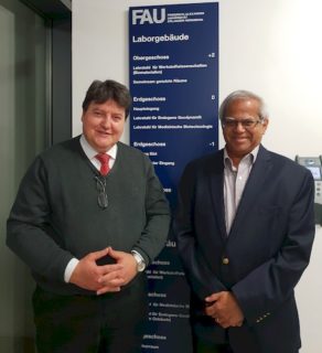 Towards entry "Prof. Rajendra K. Bordia, Clemson University, USA, visits the Institute of Biomaterials"