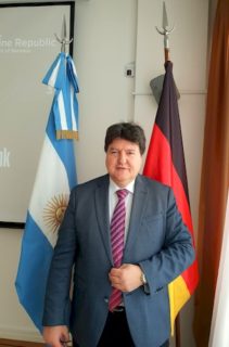 Towards entry "Prof. Aldo R. Boccaccini reelected “Scientific Coordinator” of the Network of Argentinean Scientists in Germany"