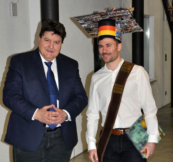 Prof. Boccaccini and Dr.-Ing. Jonas Hazur with his doctorate hat