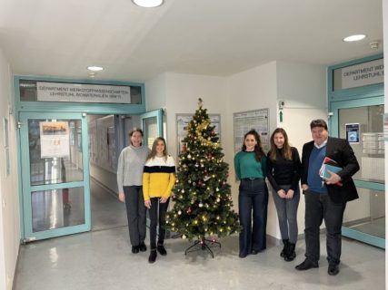 Group picture of Prof. Boccaccini, the PhD students of our institute and the visitors from Greece