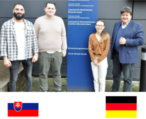 Prof. Boccaccini with the visitor students from FunGlass in front of the building