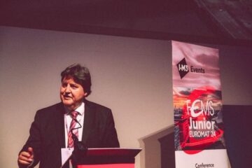 Prof. Boccaccini talking on the stage