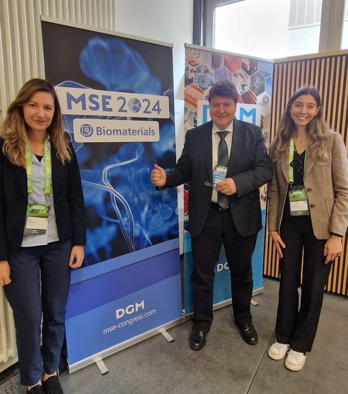 Prof. Boccaccini with Zoya and Sena smiling