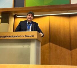 Prof. Boccaccini presenting the keynote lecture