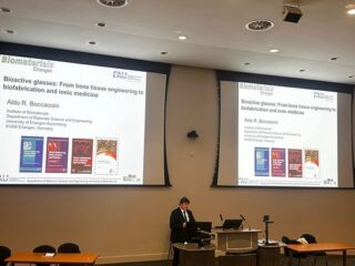 Prof. Boccaccini presenting the lecture about Bioactive glass