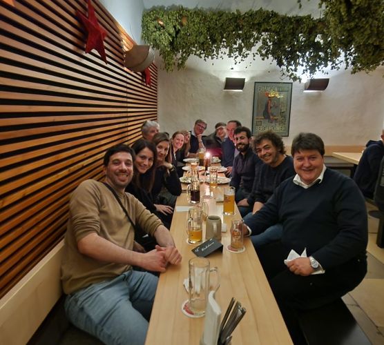 Prof. Boccaccini with the participants at the dinner
