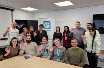 Prof. Boccaccini smiling and waving with the other participants