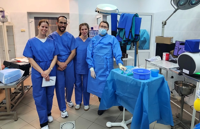 Marina Maric, Renato Matosinhos, Luiza Mirt,and Dr Dominika Gołubczyk in the operation room