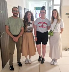 Renato Matosinhos, Luiza Mirt, Dr Dominika Gołubczyk und Marina Maric at the hallway