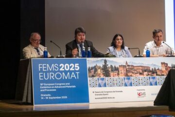 Prof. Boccaccini with the board at the closing ceremony