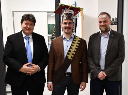 Prof. Boccaccini with Dr. Lukas Königer and Prof. Jan Hansmann smiling