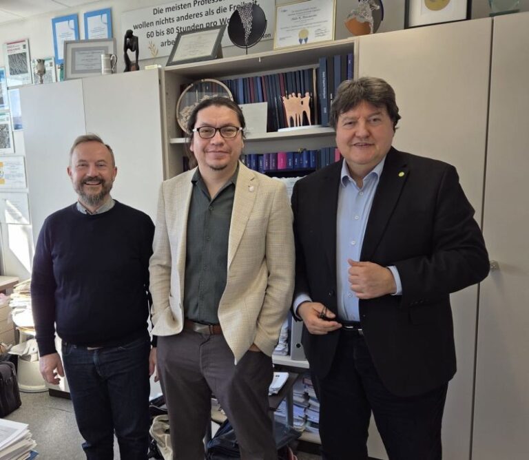Prof. Emilio Alarcón (University of Ottawa Heart Institute, Canada) visits the Institute of Biomaterials